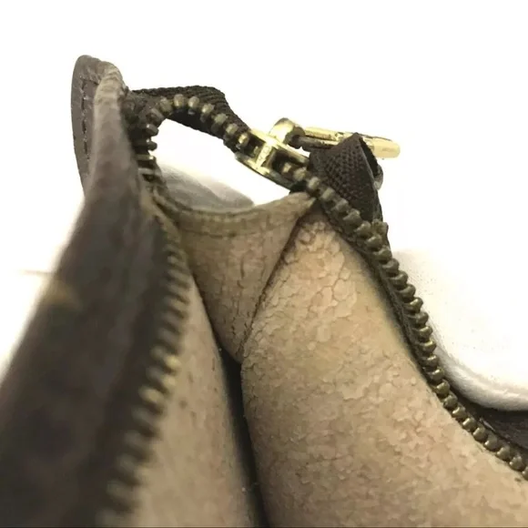 AUTH Louis Vuitton Monogram Cosmetics Pouch (Bucket GM) Purse - Picture 7 of 8